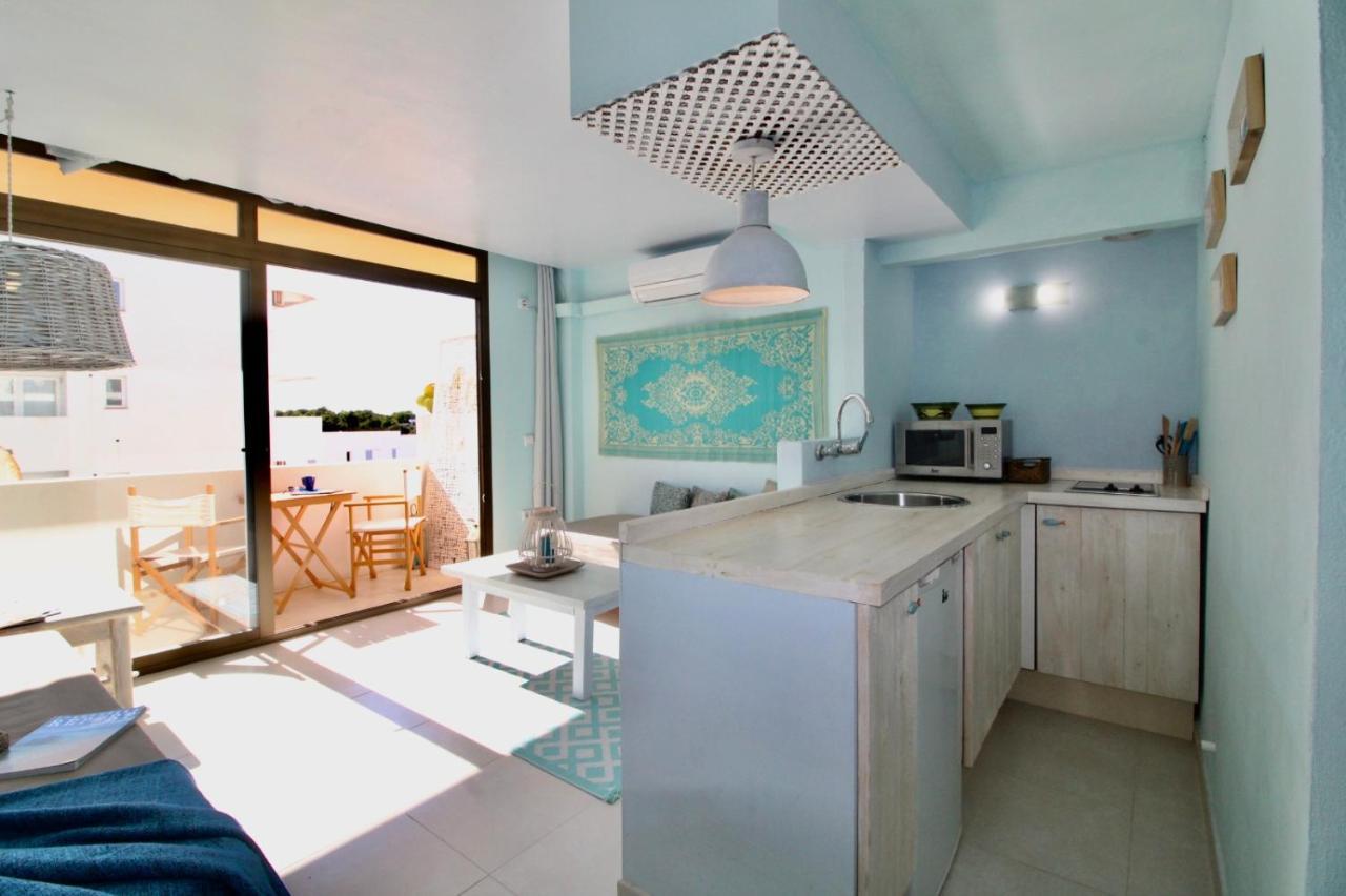 Agradable Apartamento Con Terraza En Formentera Es Pujols Luaran gambar